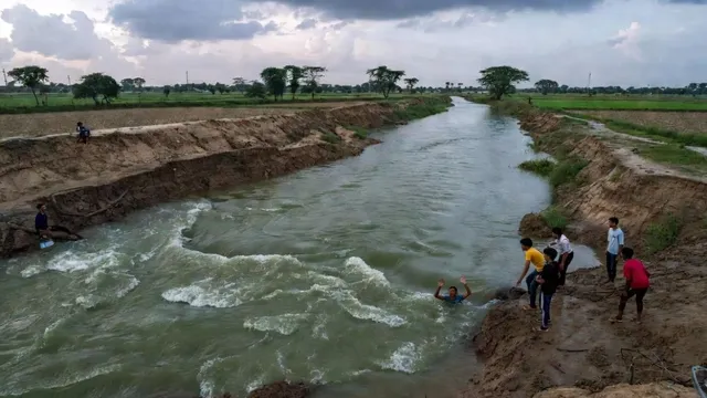 Lucknow Sharda Canal Accident: рдЬрдорд╛рдд рдореЗрдВ рдЖрдП рдХрд┐рд╢реЛрд░ рдХреА рд╢рд╛рд░рджрд╛ рдирд╣рд░ рдореЗрдВ рдбреВрдмрдиреЗ рд╕реЗ рдореМрдд, рдЗрд▓рд╛рдХреЗ рдореЗрдВ рдордЪрд╛ рд╣рдбрд╝рдХрдВрдк!